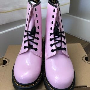 NEW IN BOX Dr Martens 1460 Pale Pink Patent Lamper
